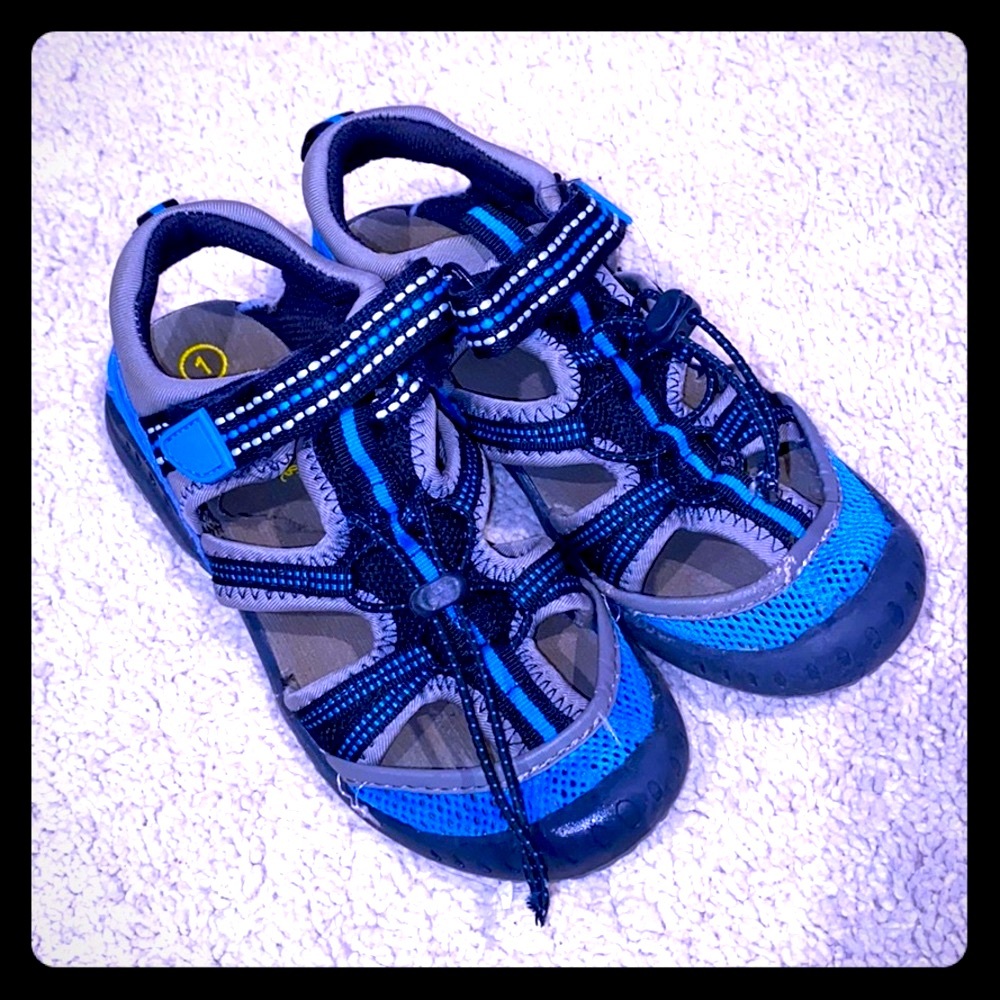 Comfortable sandals with straps size 1